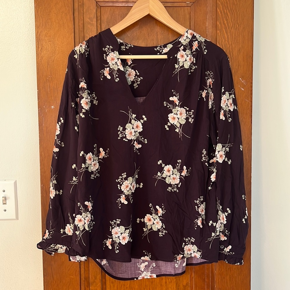 Velvet brand floral ruffle sleeve top size M